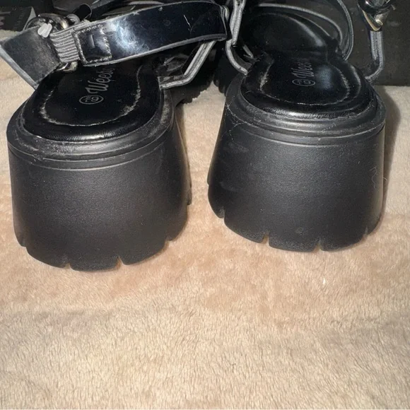 Dolls Kill Weeboo Lowkey Vacay Gladiator 2” Heel Sandals Black Women’s Size 6.5 - Picture 3 of 8